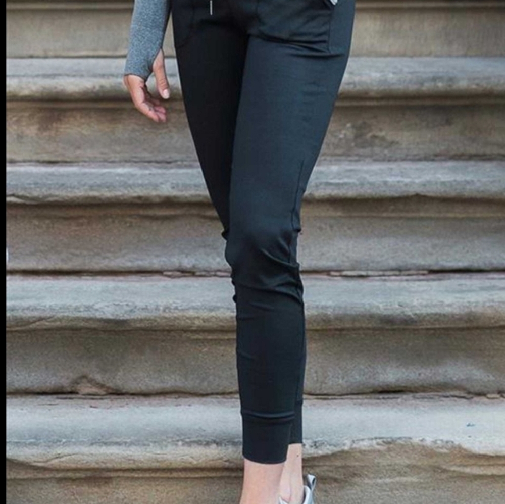 Zyia Joggers BRAND NEW